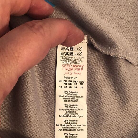 Pretty Little Thing Oversize front button detail jacket. Size 10. Beige - Picture 6 of 7